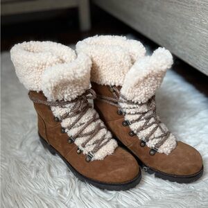 NWOT — Ugg Fraser shearling boots